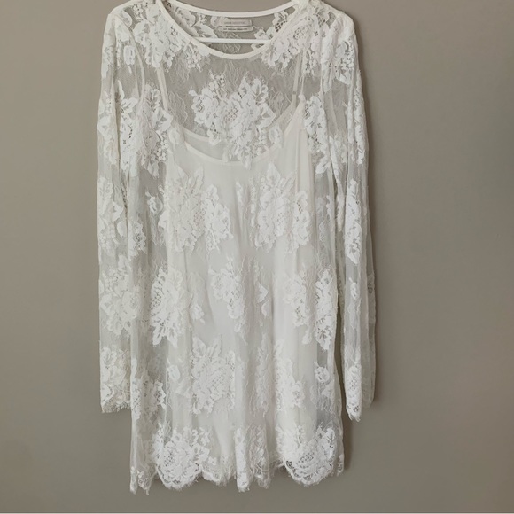 Lace mini dress - Picture 1 of 5